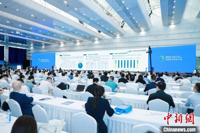 2022世界動(dòng)力電池大會(huì)主論壇現(xiàn)場(chǎng)?！?022世界動(dòng)力電池大會(huì)組委會(huì) 供圖